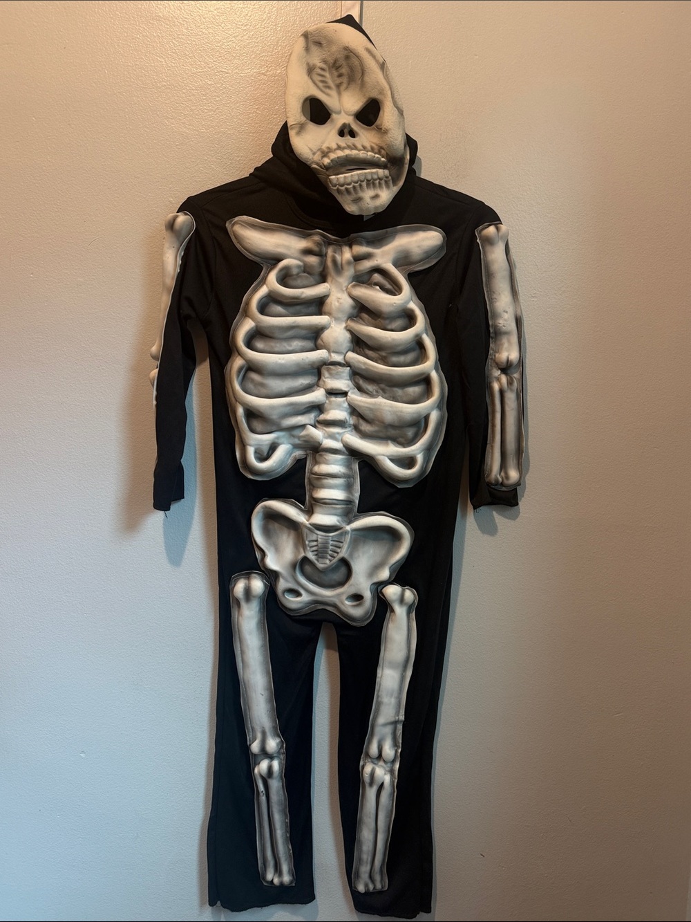 Rubie's Small 3D Molded Skeleton Kids Costume Glow in the Dark Skull